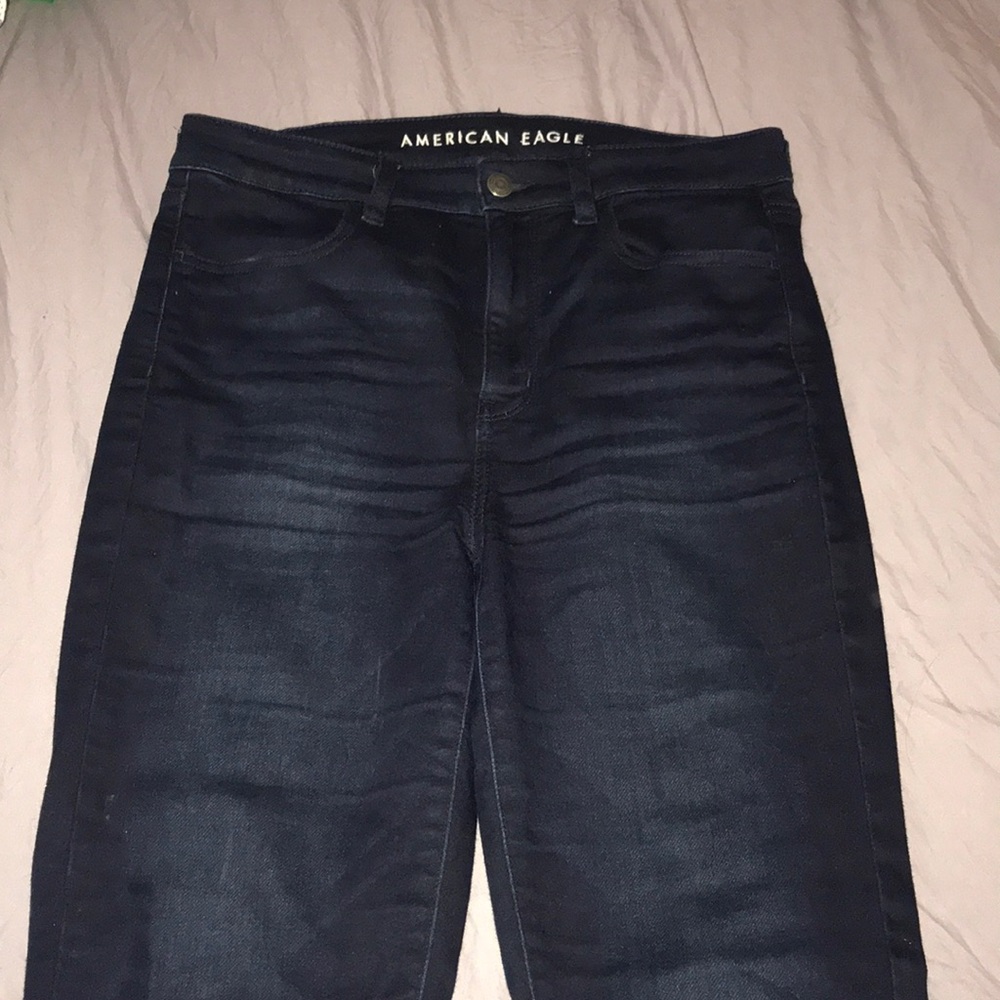 NEVER WORN AMERICAN EAGLE HIGH WASTED JEANS!!!